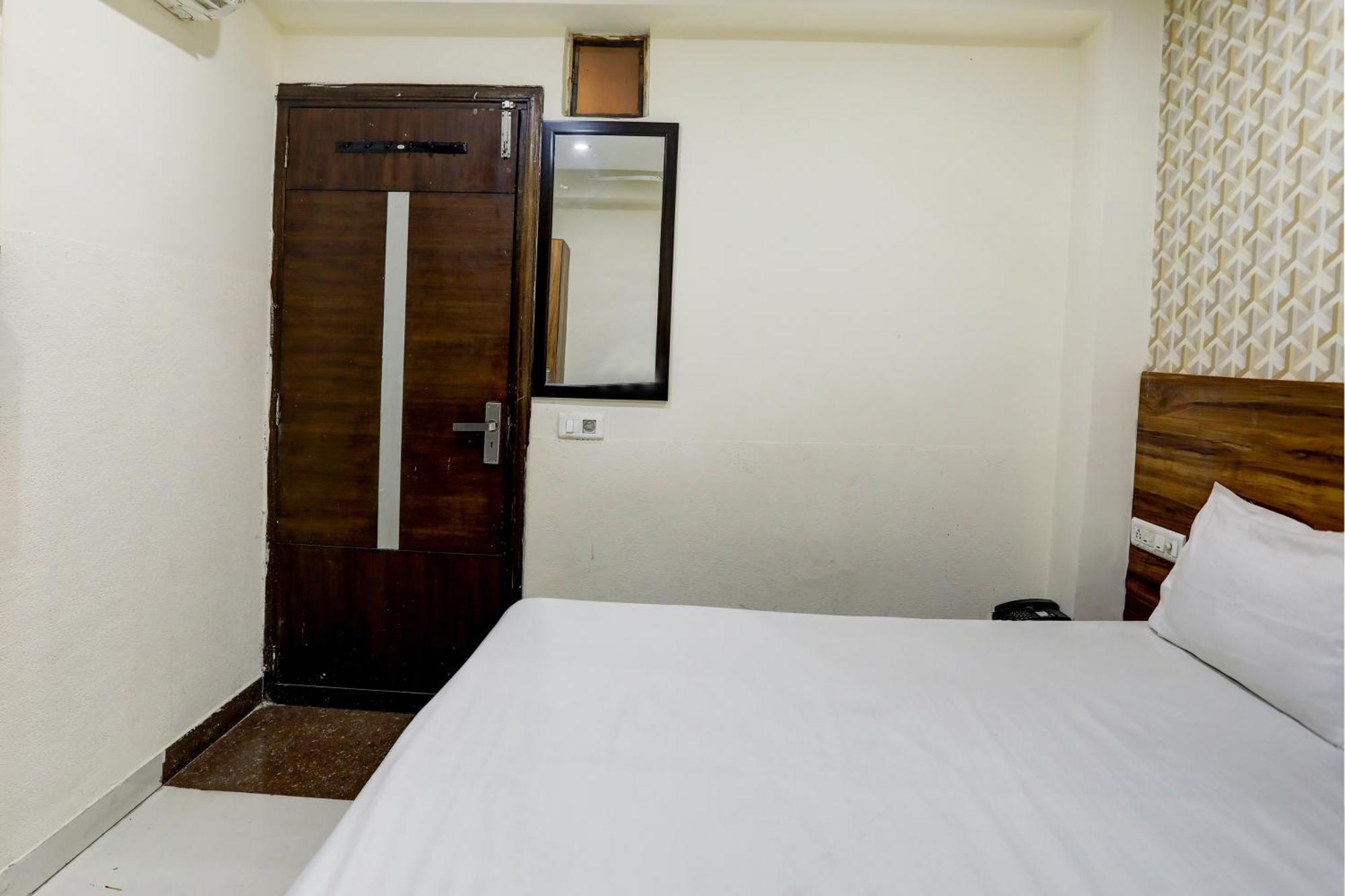 Hotel O Hcn Ludhijána Kültér fotó