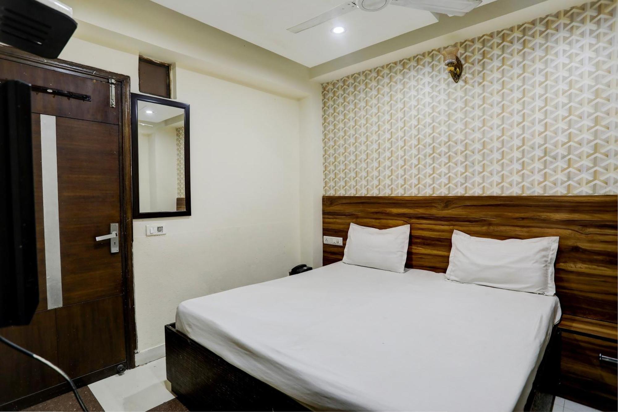Hotel O Hcn Ludhijána Kültér fotó