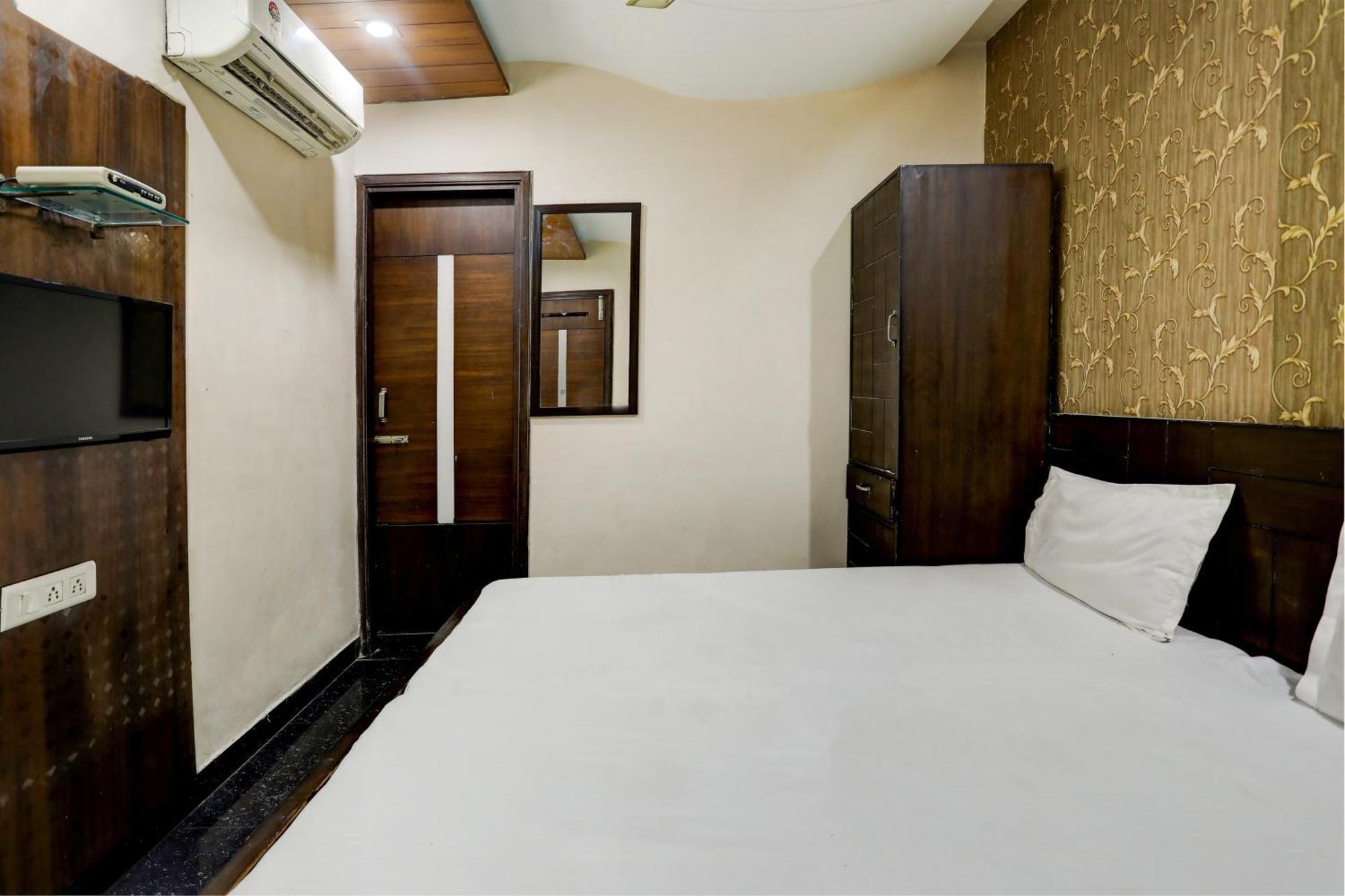 Hotel O Hcn Ludhijána Kültér fotó