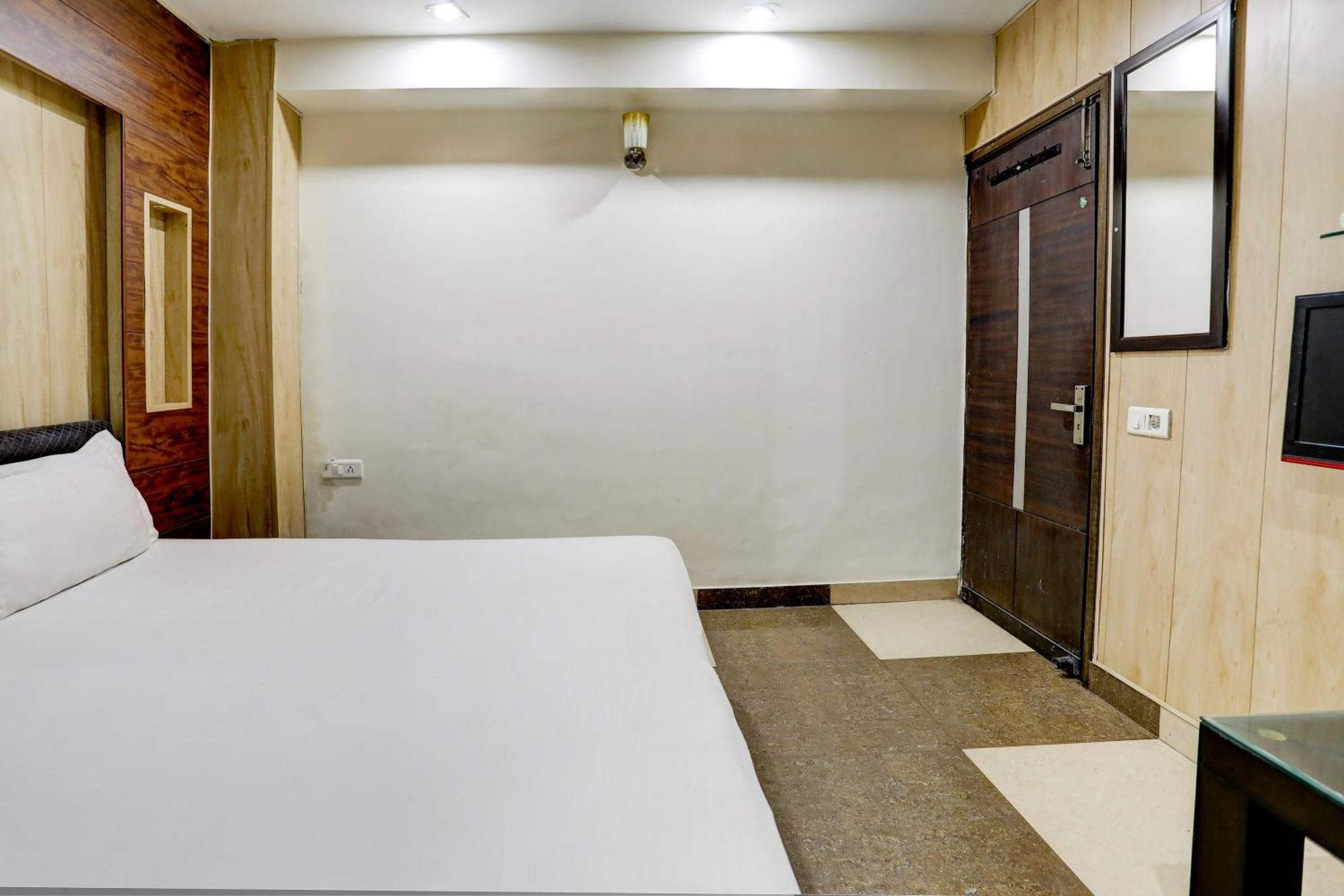Hotel O Hcn Ludhijána Kültér fotó