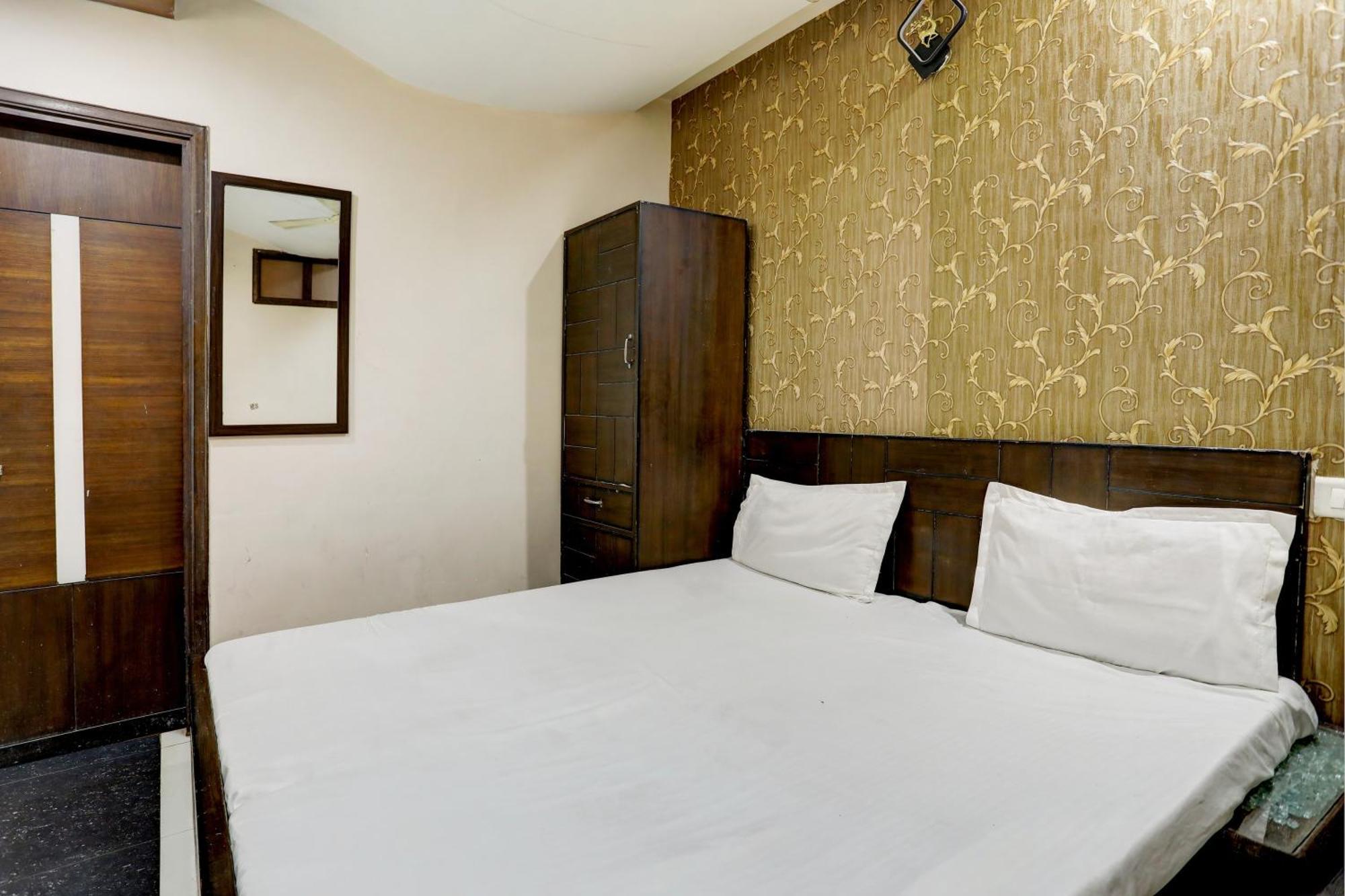 Hotel O Hcn Ludhijána Kültér fotó